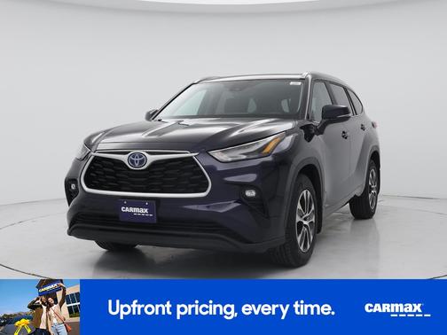 Blue 2023 Toyota Highlander Hybrid XLE