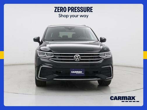 Black 2022 Volkswagen Tiguan SEL R-Line