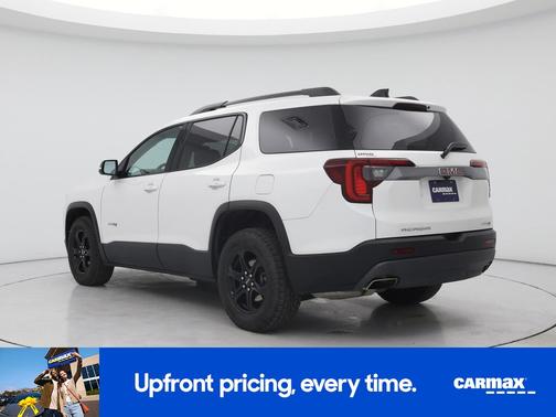 White 2022 GMC Acadia AT4