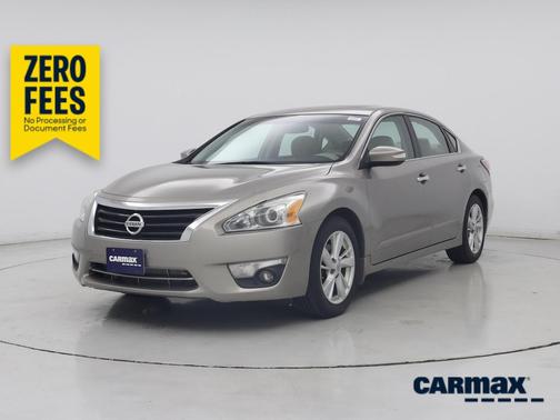 Gold 2015 Nissan Altima SV