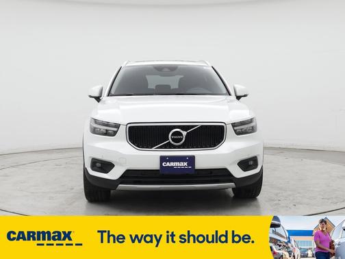 2021 Volvo XC40 T5 Momentum