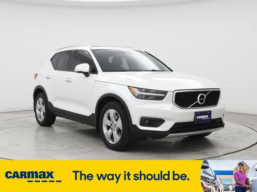 2021 Volvo XC40 T5 Momentum