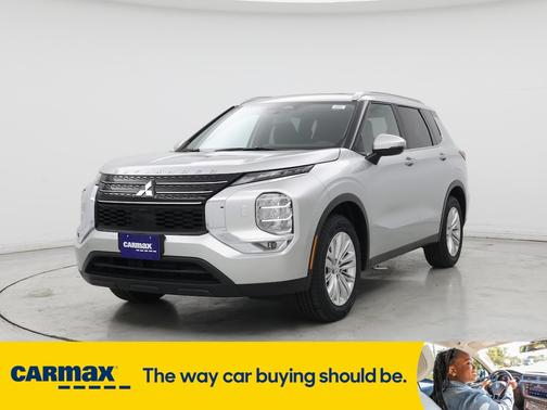 2022 Mitsubishi Outlander ES