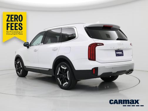 White 2023 Kia Telluride S