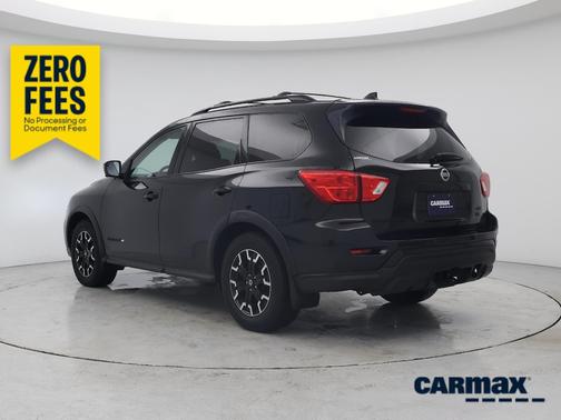 Black 2020 Nissan Pathfinder SL
