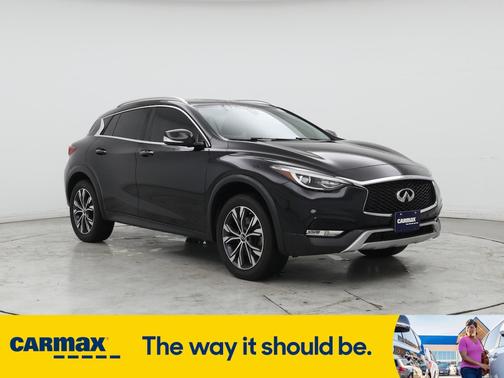 2017 INFINITI QX30 Premium