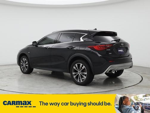 2017 INFINITI QX30 Premium