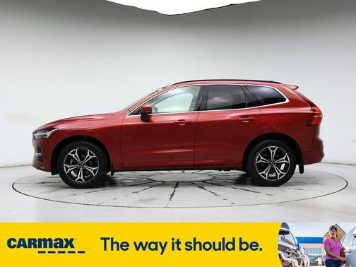 2022 Volvo XC60 B5 Momentum