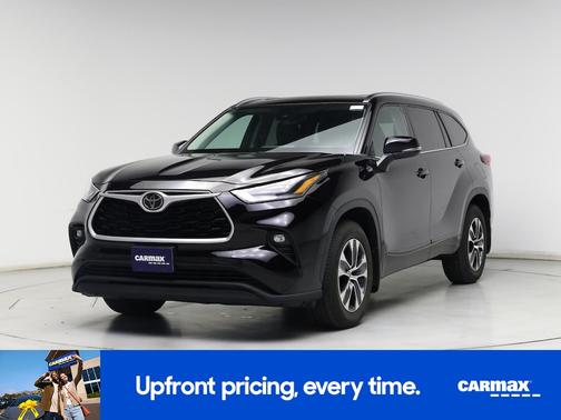 Black 2021 Toyota Highlander XLE