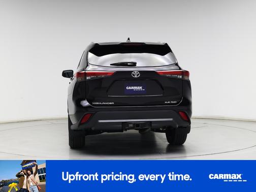 Black 2021 Toyota Highlander XLE
