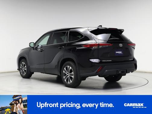 Black 2021 Toyota Highlander XLE
