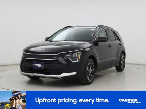 Black 2024 Kia Niro LX