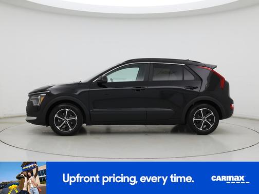 Black 2024 Kia Niro LX