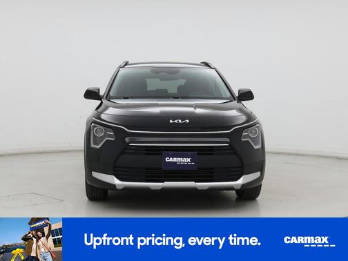 Black 2024 Kia Niro LX