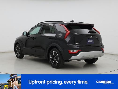 Black 2024 Kia Niro LX
