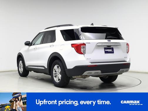 White 2023 Ford Explorer XLT