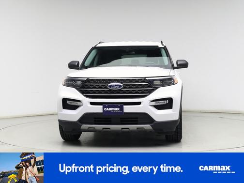 White 2023 Ford Explorer XLT