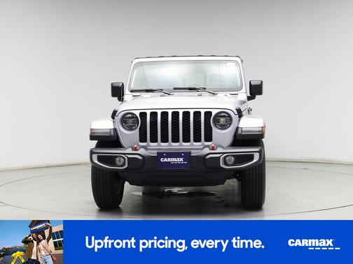 Silver 2022 Jeep Gladiator Altitude