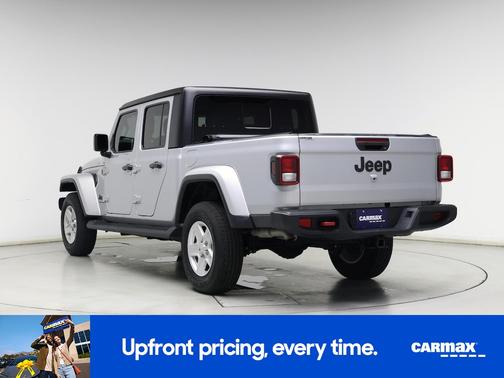 Silver 2022 Jeep Gladiator Altitude