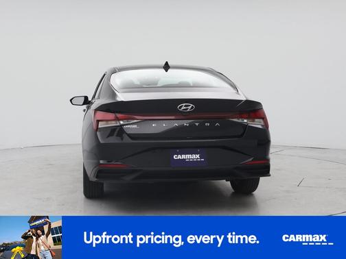 Black 2021 Hyundai ELANTRA SE