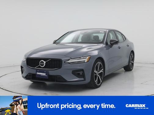 2024 Volvo S60 B5 Core Dark Theme