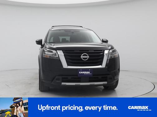 Black 2024 Nissan Pathfinder Platinum