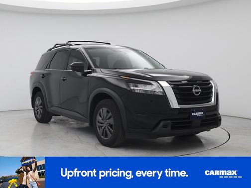 Black 2022 Nissan Pathfinder SV