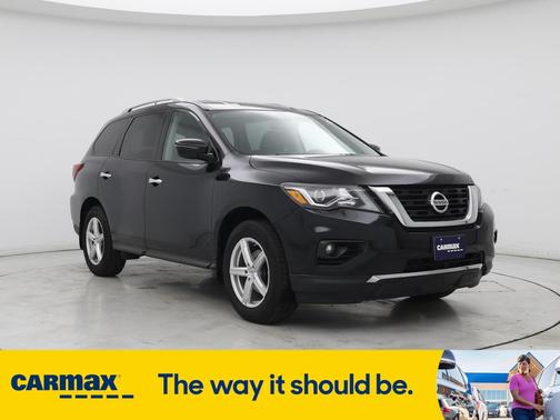2018 Nissan Pathfinder SV