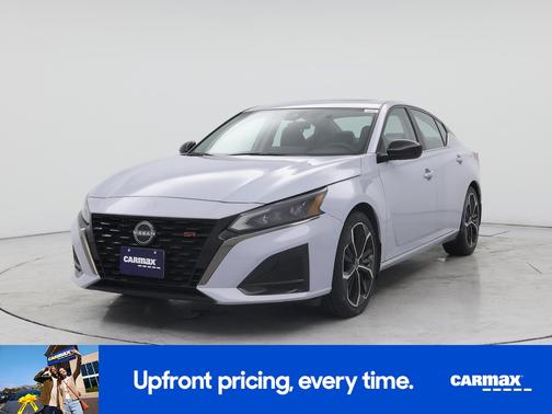 Gray 2023 Nissan Altima SR
