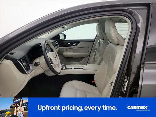 2024 Volvo S60 B5 Core Dark Theme