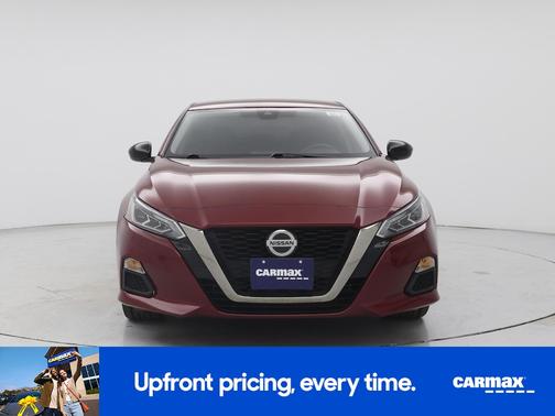 Red 2022 Nissan Altima SR
