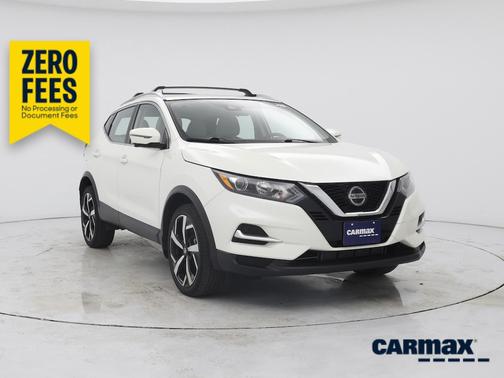 White 2022 Nissan Rogue Sport SL