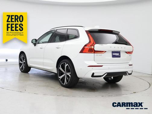 White 2023 Volvo XC60 B5 Ultimate Dark Theme