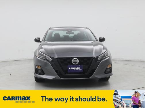 2022 Nissan Altima SR
