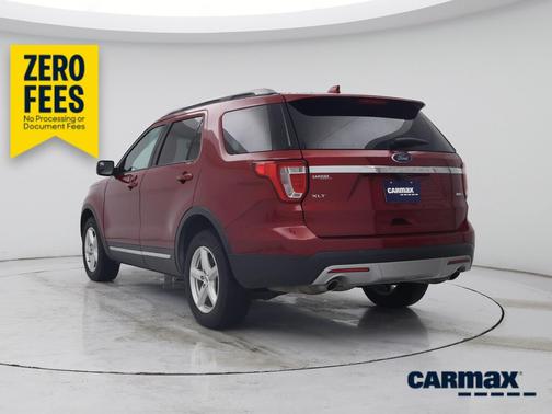 Red 2016 Ford Explorer XLT