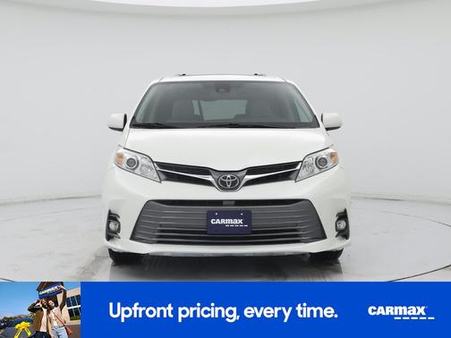 2018 Toyota Sienna XLE