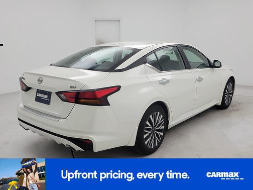 White 2023 Nissan Altima SV