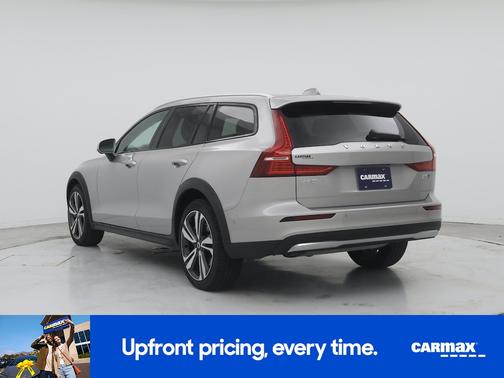 2025 Volvo V60 Cross Country B5 Plus