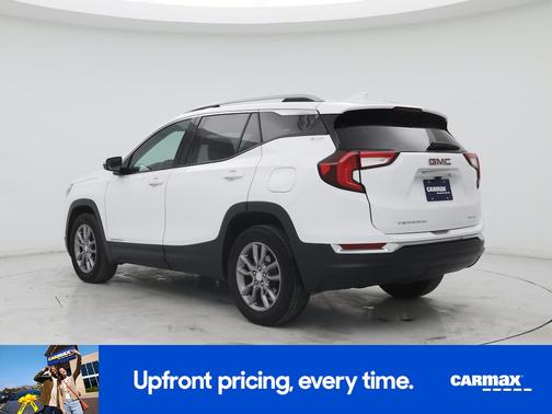 White 2024 GMC Terrain SLT