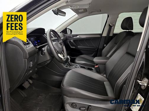 Black 2022 Volkswagen Tiguan SE