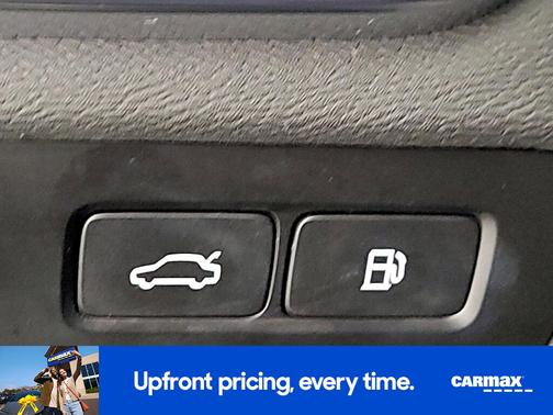 2023 Volvo S60 Recharge Plug-In Hybrid T8 Plus Dark Theme