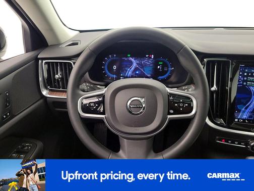 2023 Volvo S60 Recharge Plug-In Hybrid T8 Plus Dark Theme