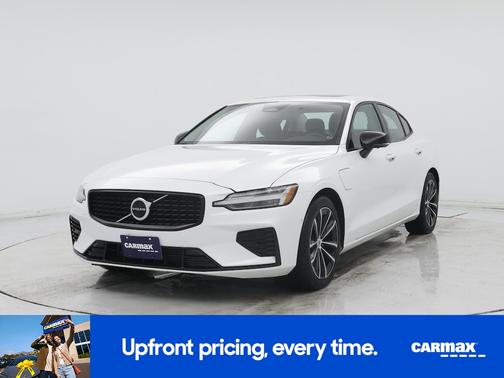 2023 Volvo S60 Recharge Plug-In Hybrid T8 Plus Dark Theme