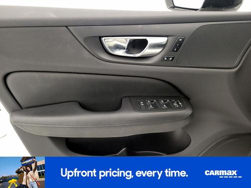 2023 Volvo S60 Recharge Plug-In Hybrid T8 Plus Dark Theme