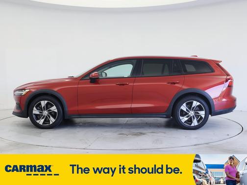 2020 Volvo V60 Cross Country T5