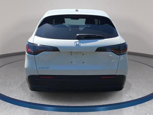 Platinum White Pearl 2026 Honda HR-V LX