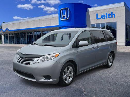 2015 Toyota Sienna LE