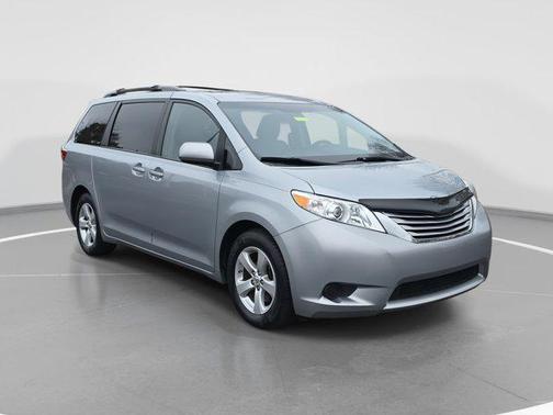 2015 Toyota Sienna LE