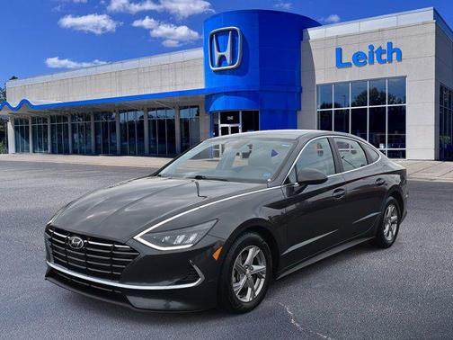 2022 Hyundai SONATA SE