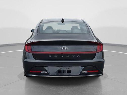 2022 Hyundai SONATA SE